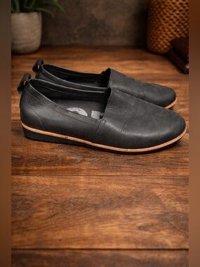 Sorel Ella Women's leather slip-on flat shoe size 7.5